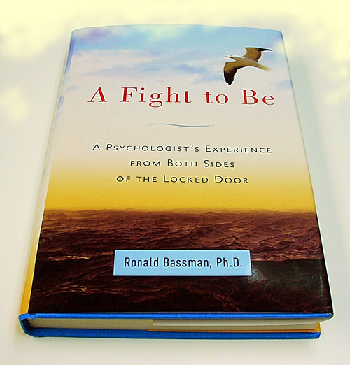 Can you get over being schizophrenic? Dr. Ron Bassman brings a message of hope telling of his own experiences. 